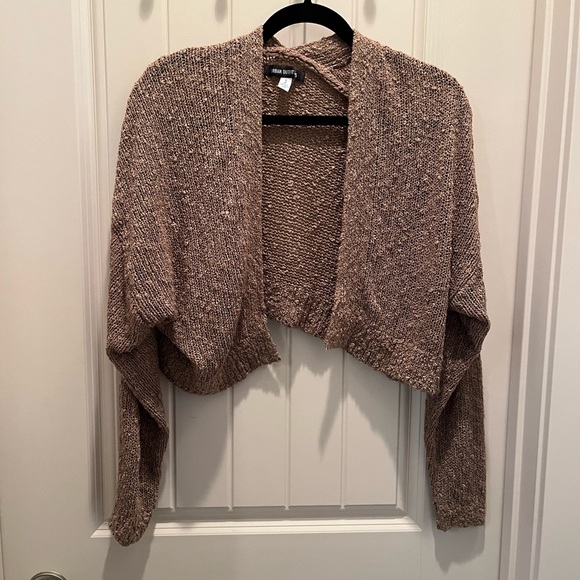 Urban Outfitters cropped brown long sleeve drop shoulder sweater - Picture 1 of 6